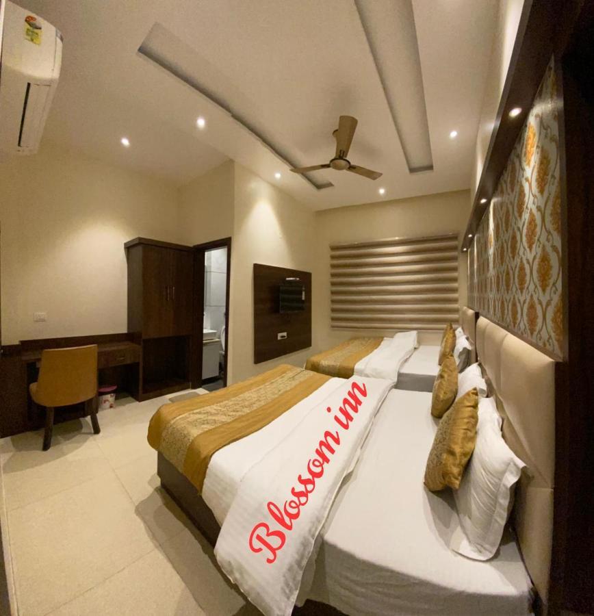 Hotel Blossom Inn Amritsar Eksteriør billede