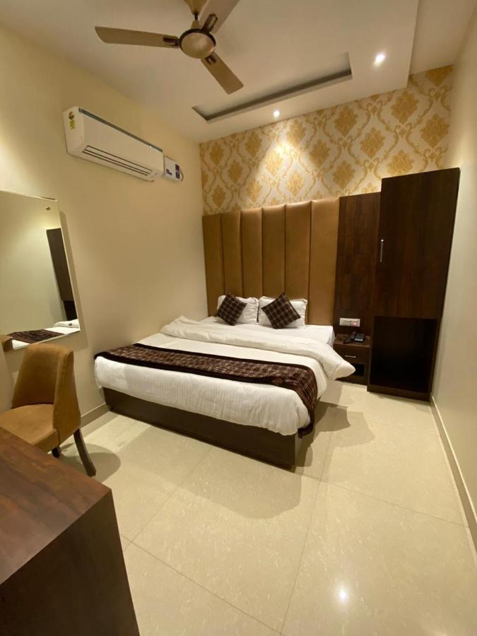 Hotel Blossom Inn Amritsar Eksteriør billede