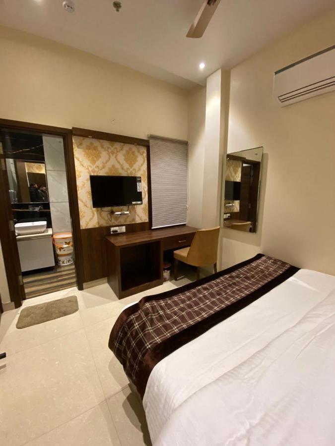 Hotel Blossom Inn Amritsar Eksteriør billede