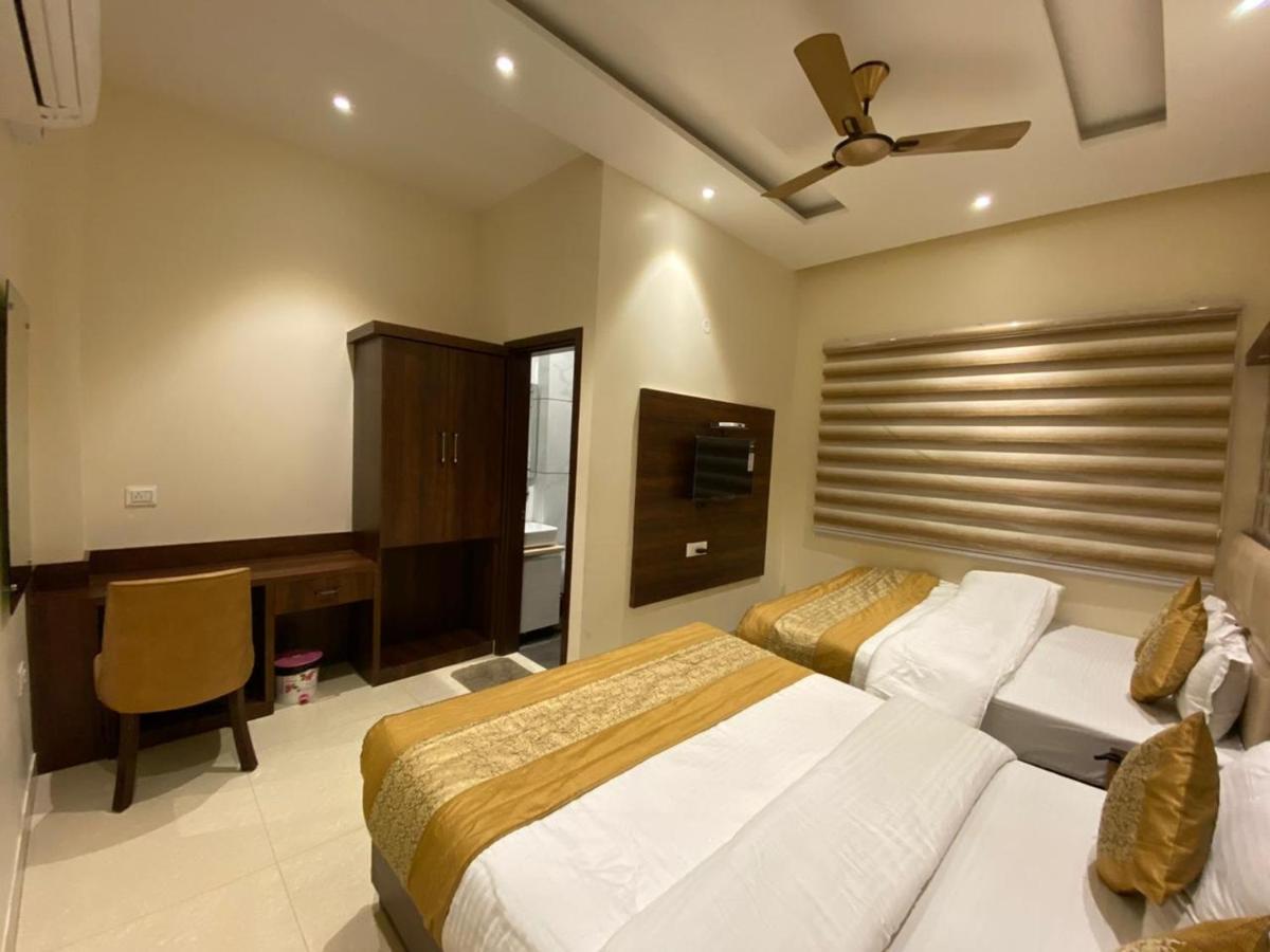 Hotel Blossom Inn Amritsar Eksteriør billede