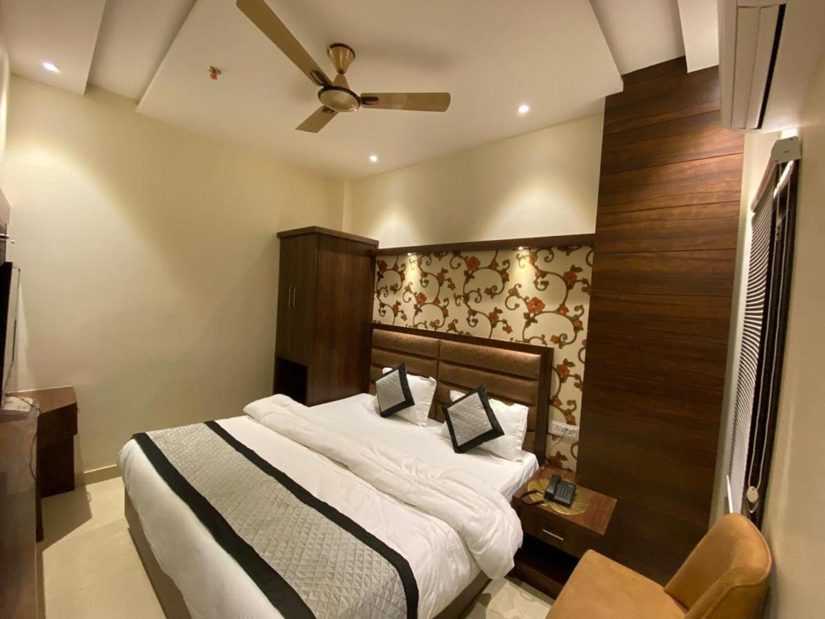 Hotel Blossom Inn Amritsar Eksteriør billede