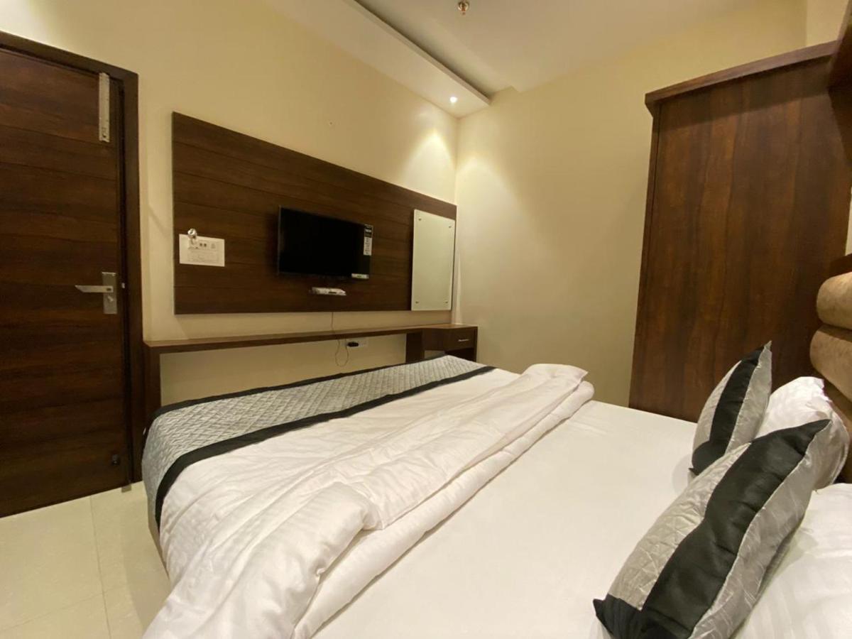 Hotel Blossom Inn Amritsar Eksteriør billede
