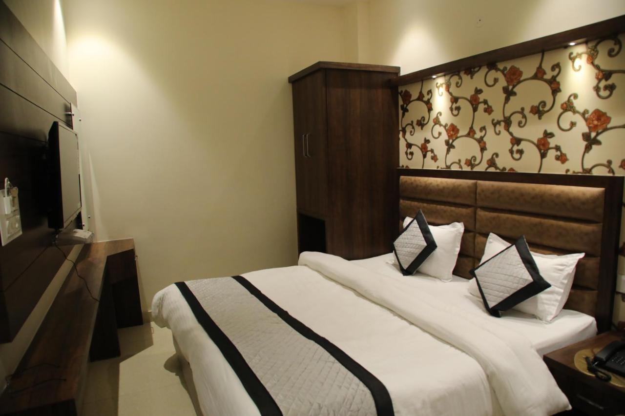 Hotel Blossom Inn Amritsar Eksteriør billede