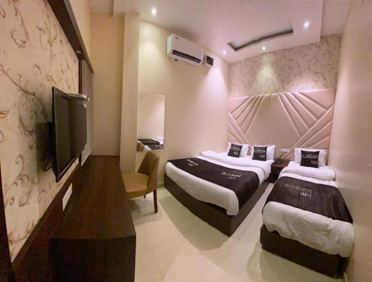 Hotel Blossom Inn Amritsar Eksteriør billede