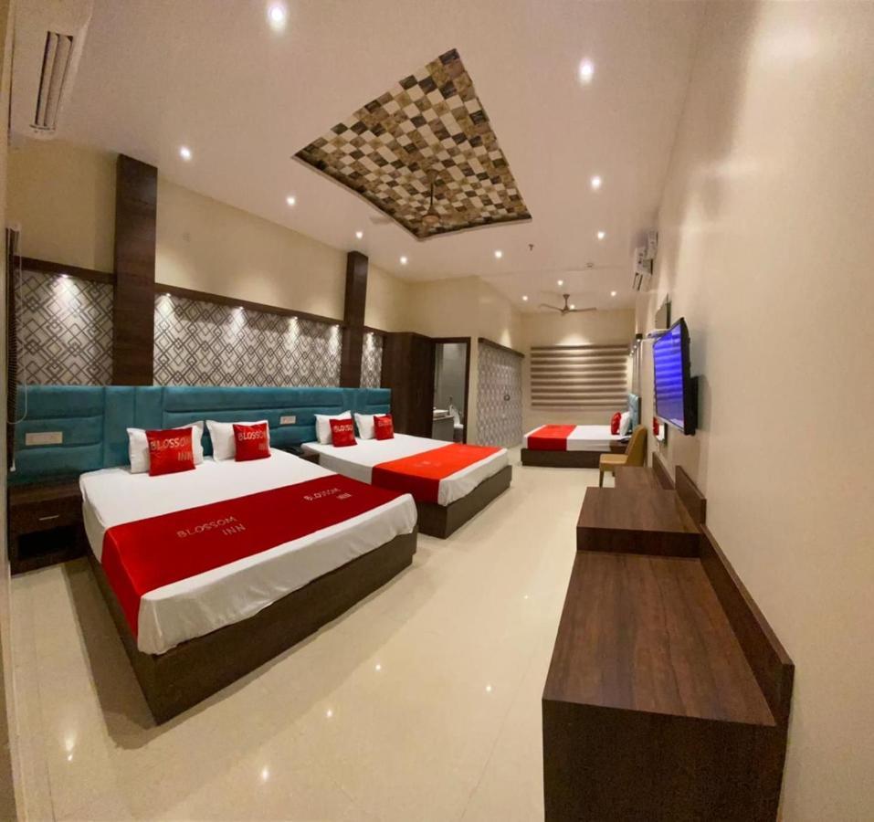 Hotel Blossom Inn Amritsar Eksteriør billede