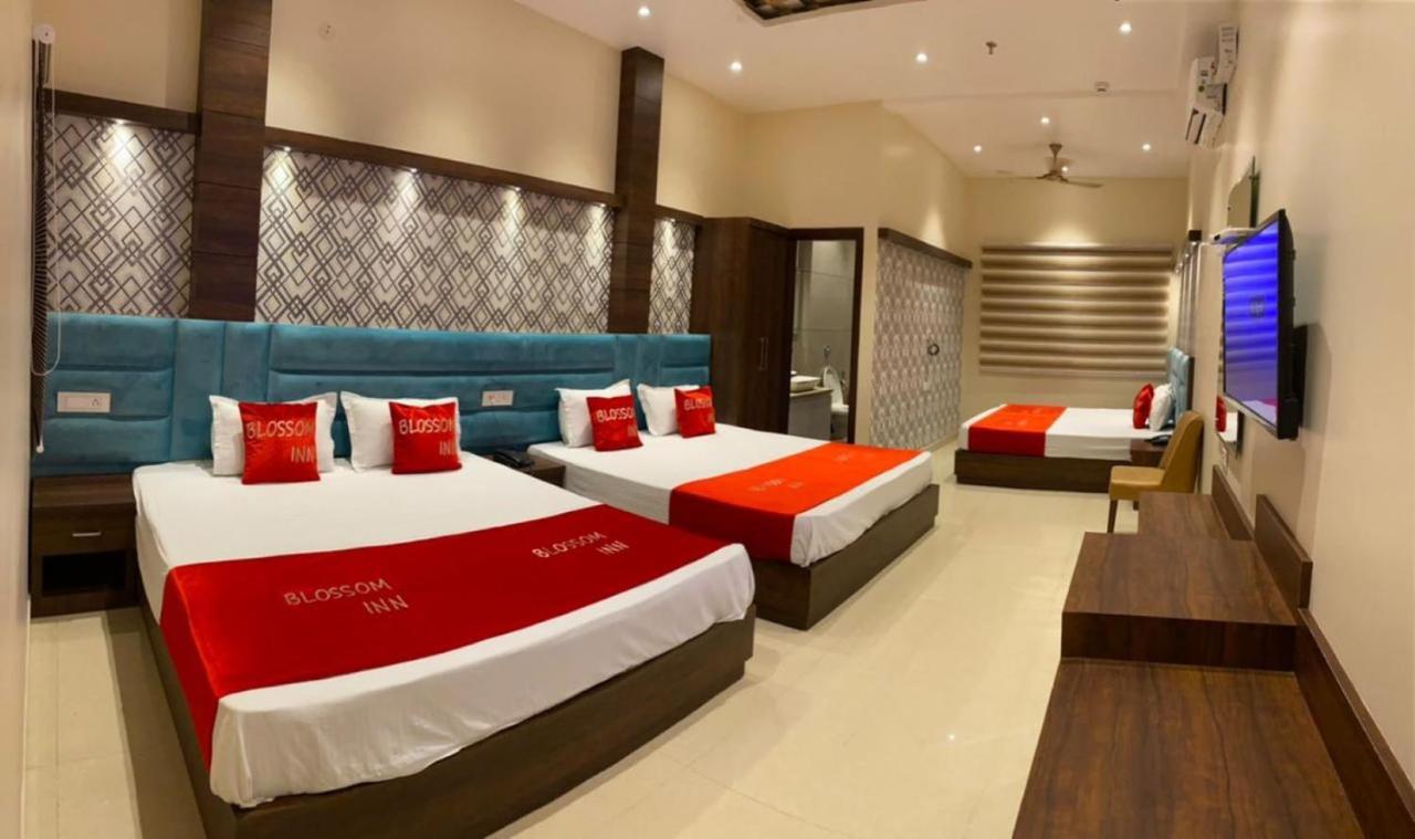 Hotel Blossom Inn Amritsar Eksteriør billede