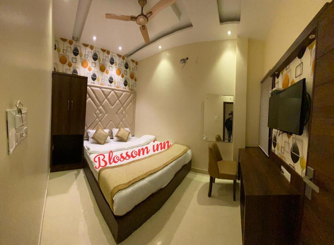 Hotel Blossom Inn Amritsar Eksteriør billede