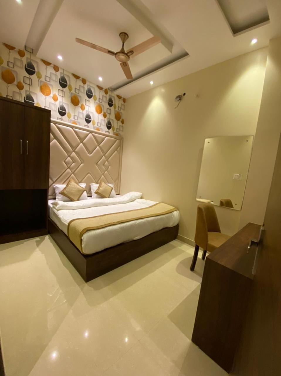 Hotel Blossom Inn Amritsar Eksteriør billede
