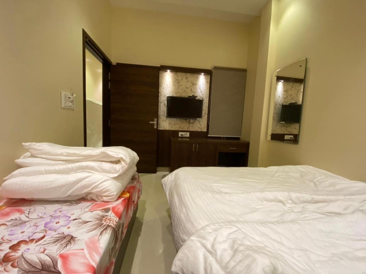 Hotel Blossom Inn Amritsar Eksteriør billede