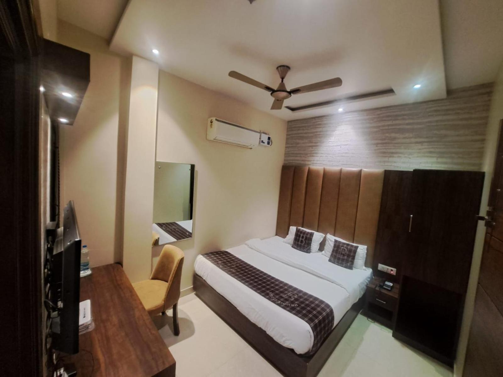 Hotel Blossom Inn Amritsar Eksteriør billede